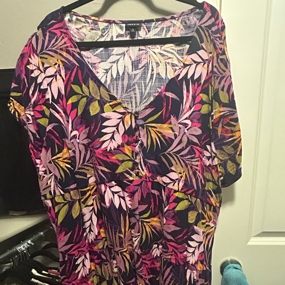 Torrid size 5 jungle print top. Washed once but never worn.